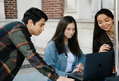 Mengoptimalkan Teknologi untuk Kuliah dan Prestasi Akademik