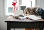 Mengatasi Stress dan Anxiety Karena Deadline Tugas Akademik